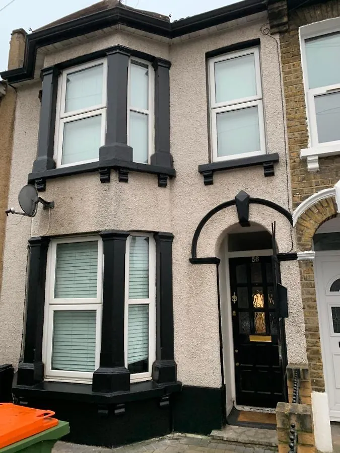 Central Stratford Cozy Double Room London 0*,  United Kingdom
